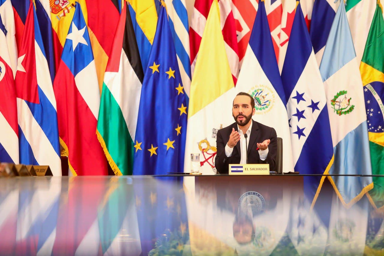 Presidente Nayib Bukele mantiene la mejor imagen en toda América Latina